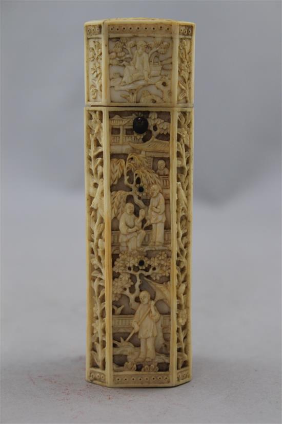 A Chinese export ivory etui case, c.1800, 12cm., slight losses